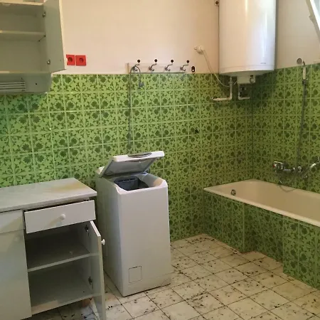 Roza Apartmanhaz * 巴拉顿菲赖德