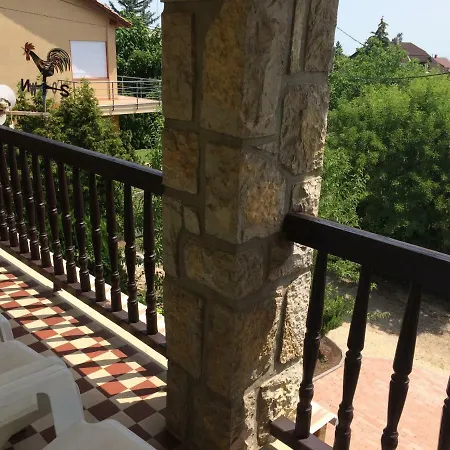 Roza Apartmanhaz * 巴拉顿菲赖德