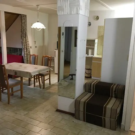 公寓 Roza Apartmanhaz