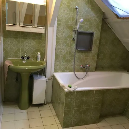 Roza Apartmanhaz * 巴拉顿菲赖德